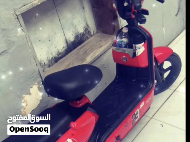 اسكوتر مستعمل شبه جديد حالته ممتازه مع 2 مفتاح