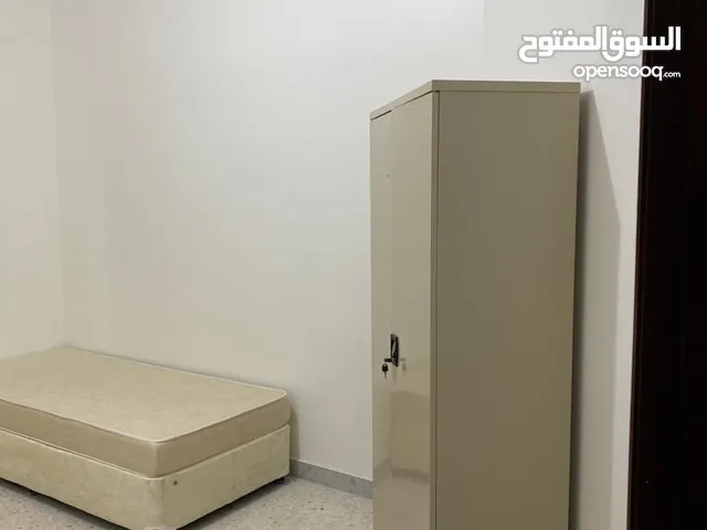 سرير للإيجار لسيدات فقط في شقة كلها سكن للبنات فقط في النادي السياحي بالقرب من أبوظبي مول