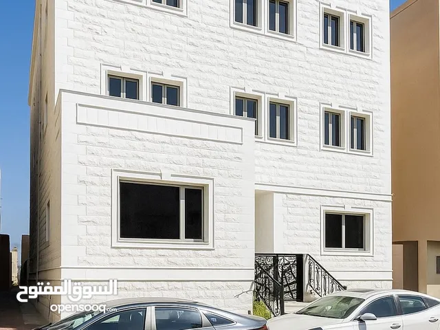 للبيع فيلا في غرب عبدالله المبارك