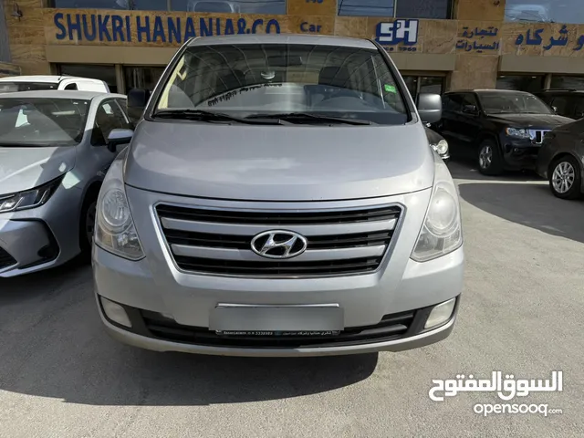 Hyundai h1 2017 بنزين 8 ركاب