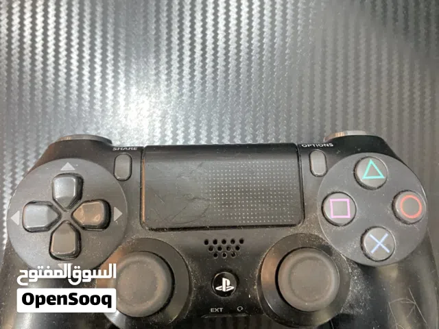 للبيع قير بلايستيشن 4 شغال بدون مشاكل بس فيه شمخ بسيط ماياثر ب 3 دينار ( بيعة سريعة )