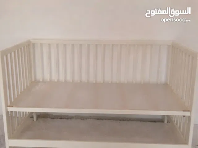 تخت اطفال للبيع