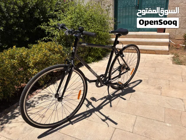 بسكليت سباق أسترالي 7 غيار  قياس 28 إنش  URBAN REID معه قفل برمز سري كما هو موضح في الصورة .
