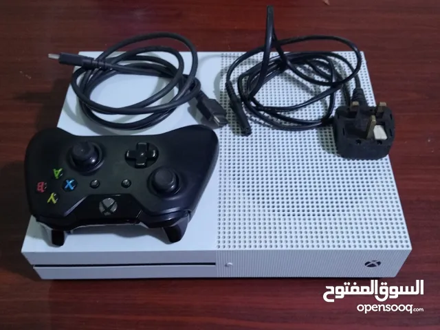 Xbox one s كالجديد مساحه 1000جيجا