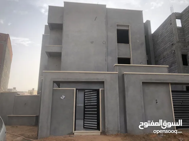 655 m2 4 Bedrooms Townhouse for Sale in Tripoli Tajura