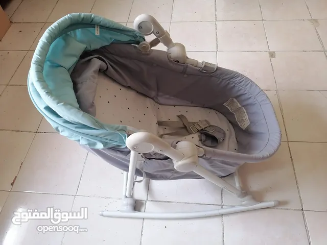 كرسي هزاز نظيف لم يستعمل