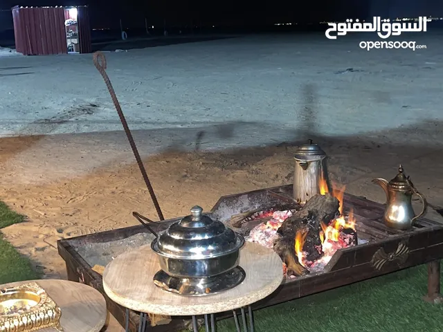 للبيع عزبة غنم كاملة غنم ،وفرس،شبوك وبادوك ،جبرة قلص بطاقة شمسيه كنتينر داخله مخيم توانكي ماي وجربة