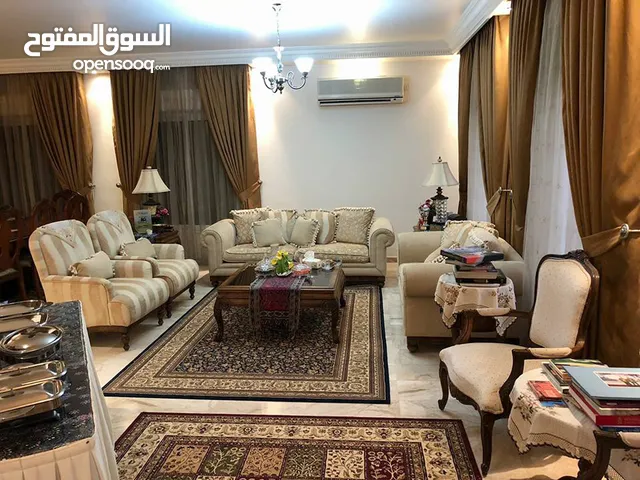 فيلا مستقلة للإيجار مفروشة بالكامل مكونه من 5 نوم