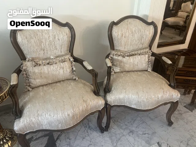 كنب فرنسي 9 مقاعد مع طاولات