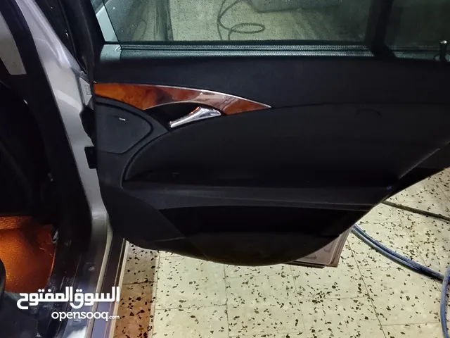 مرسيدس الباشا E350 باذن الله خالية من العيوب فيها شوي في الصالة