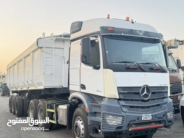 راس شاحنة قلاب مرسيدس ام بي فور3845 مديل 2018 صندوق الشيراوي مديل 2019 بحالة ممتازة جاهزة للعمل ....