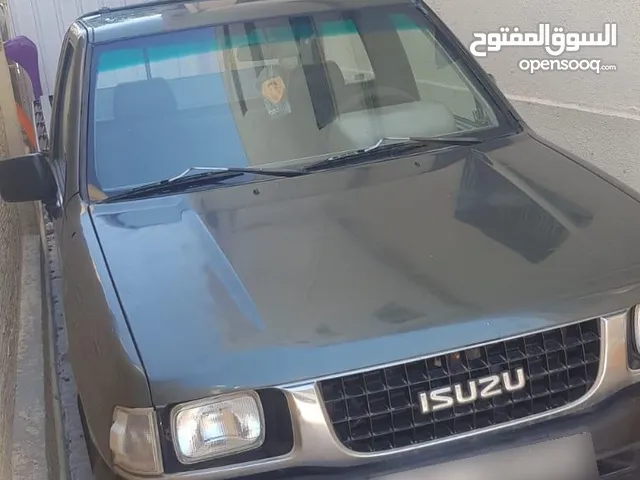 ايسوزو دي ماكس بالكرتونه