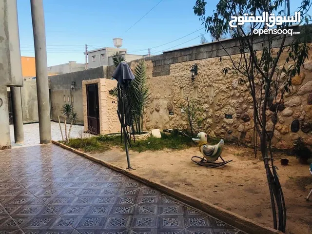 1070 m2 More than 6 bedrooms Villa for Sale in Tripoli Al-Hay Adduplomasi