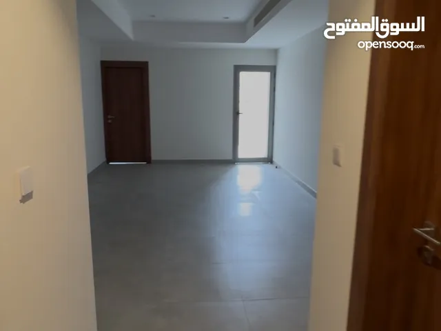 شقة سكنية/تجارية للبيع من المالك مباشرة .. مرتفعات المطار/العرفان ..