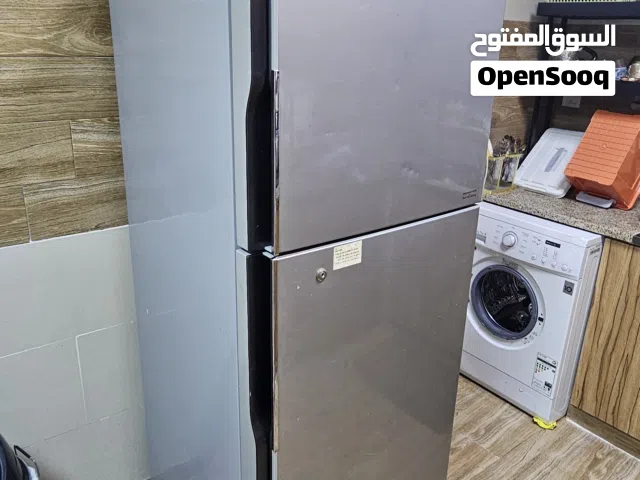 للبيع: ثلاجة هيتاتشي (Hitachi) دولابين 440 لتر - بحالة ممتازة وبسعر لقطة!