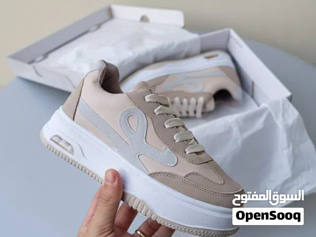 كوتشي فاشون توب كواليتي    علي الطبيعه خطير جدا  اسود بيج  من 37 الي 41  Code 0008