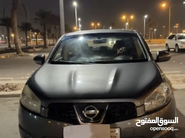 نيسان قشقاي 2013 نظيف الموتر وكالة البحرين ماشي 213 الف الموتر لا يشكو من اي شيء يوجد شاشة وكاميرات