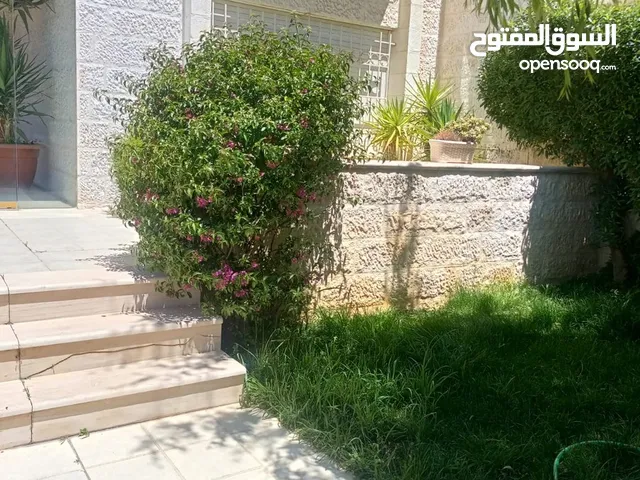 شقة أرضية مميزة للبيع في دير غبار  200م مع حديقة وترسات 175م تشطيب سوبر ديلوكس