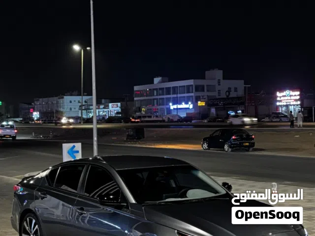 للبيع سياره التيما جداً نظافه