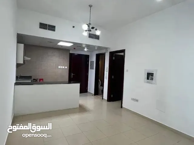 رشا@غرفه وصاله في النعيميه 3 تكييف علي المالك وباركن مجاني