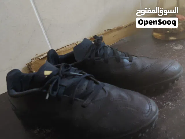 حذاء adidas predator أصلي استعمال خفيف مقاس 36-37