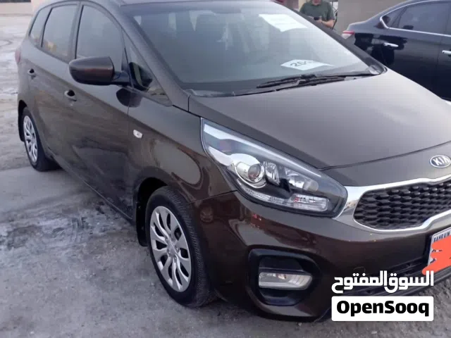 2019 كيا كارينز Standard
