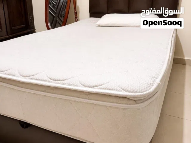سرير فردي للبيع بحالة ممتازة