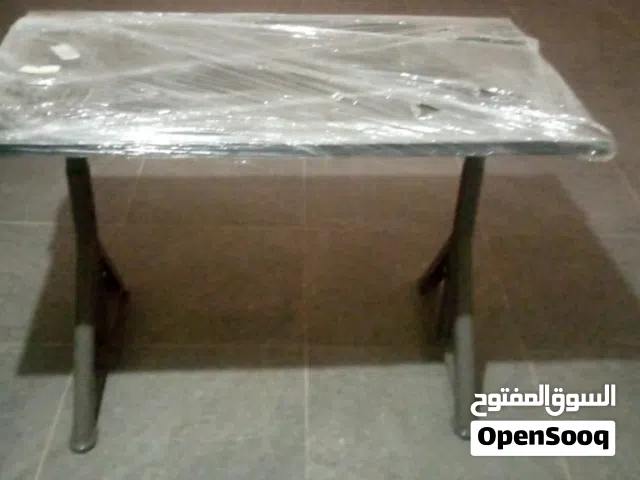 طاولة دراسة شبه مستعمله