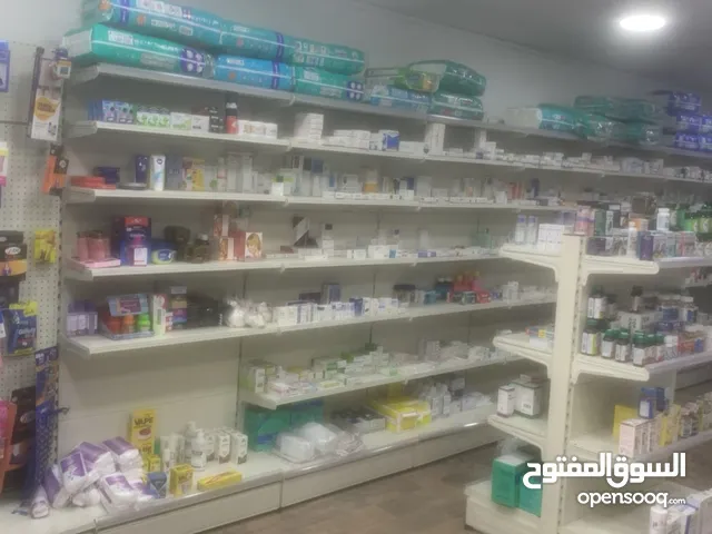 صيدلية للبيع في منطقة الجاردنز