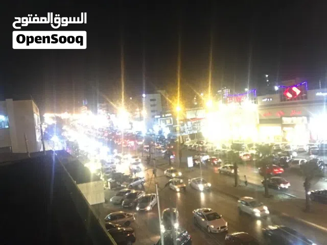 طابق كامل للإيجار من مجمع  في المقابلين بموقع جدا مميز بسعر جدا ممتاز  تأجير سنوي