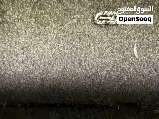 مطلوب سكن اقدر اركب فيه شاحن سيارة كهربائية ويكون الموقف اللي فيه الشاحن محجوز لي وقريب مستشفى الرست