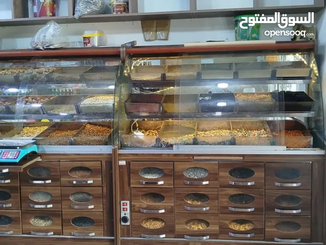فترينة تسخين مكسرات ومقرمشات وبطاطا مع انارة كاملة بحالة ممتازة