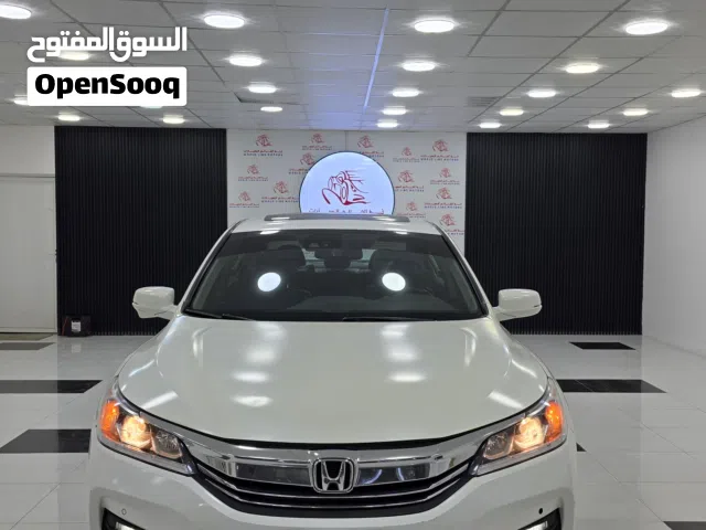 HONDA ACCORD TOURING 2016  سيارة أنيقة، عملية، ومجهزة بأعلى المواصفات لتمنحك تجربة قيادة مميزة