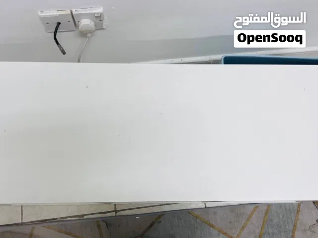 مكتبة + طاولة + طاولة تلفزيون