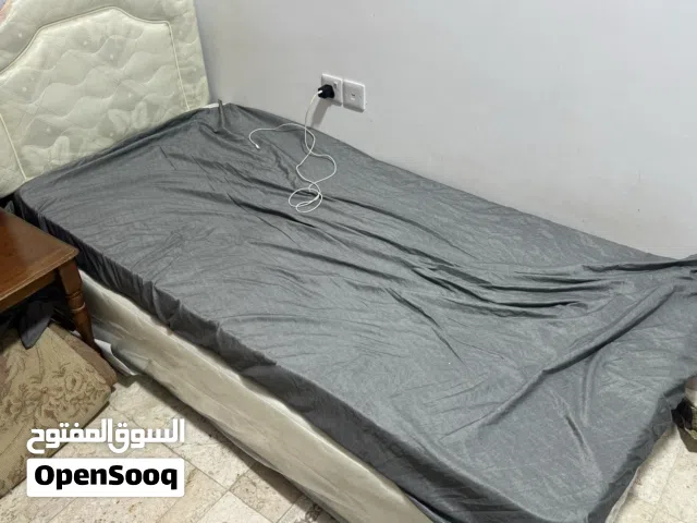 سرير فردي مستعمل بحالة ممتازة