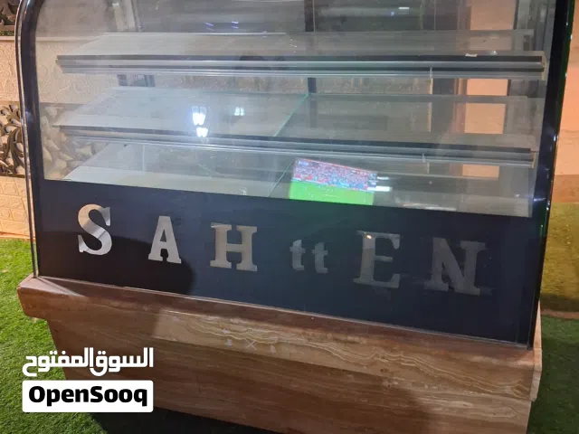 براد عرض حلويات