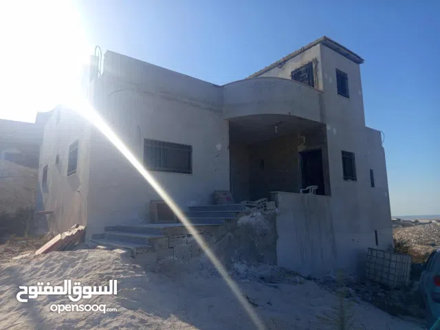 بيت ارضي مع ارض للبيع في جنين