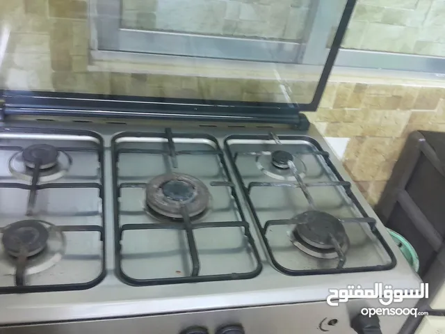 فرن غاز بحاجة جيدة للبيع