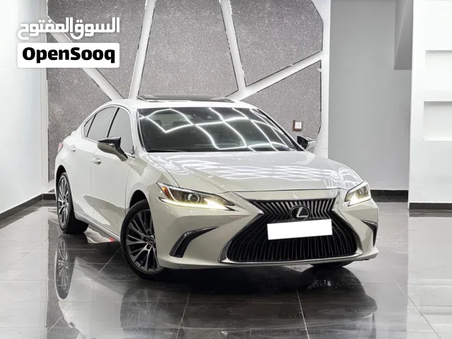 لكزس ES 350 للبيع، موديل 2020  قمة في النظافة (فل أوبشن) و بحالة ممتازة جدًا.