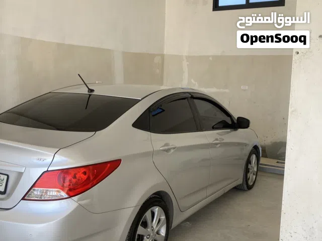 2013 هيونداي اكسنت Limited