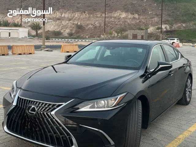 Used Lexus ES in Sharjah