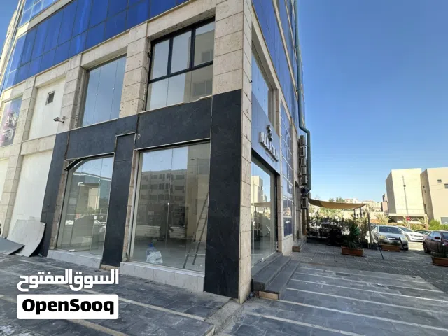 محل  للإيجار منطقة السابع مقابل مجمع الملكية