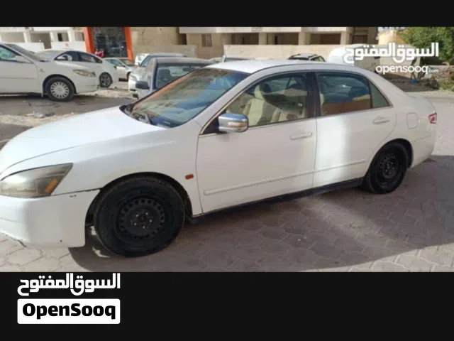 2004 هوندا اكورد Standard