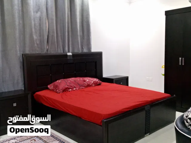 غرفة نوم بحالة ممتازة