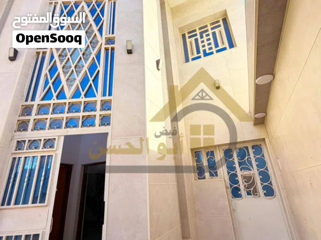 200 m2 More than 6 bedrooms Townhouse for Rent in Basra Baradi'yah