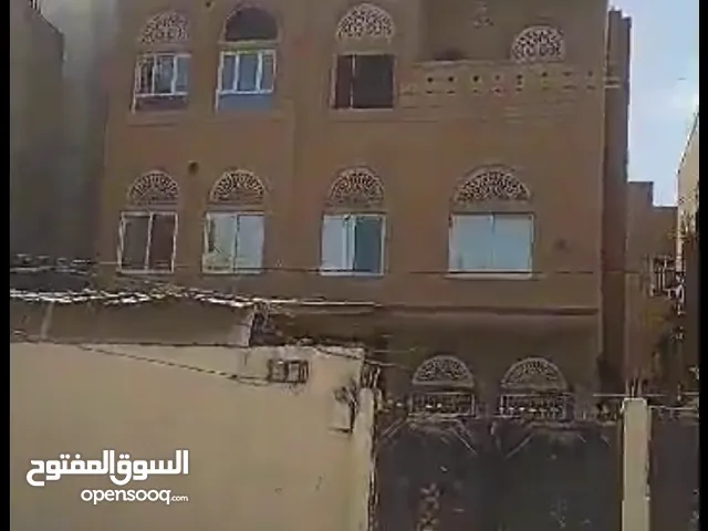 بيت في الاصبحي 7 لبن حر ثلاثه دور مع الحوش شارع 12 زفلت ومجاري عرطه حق ورثه جيراني محتاجين
