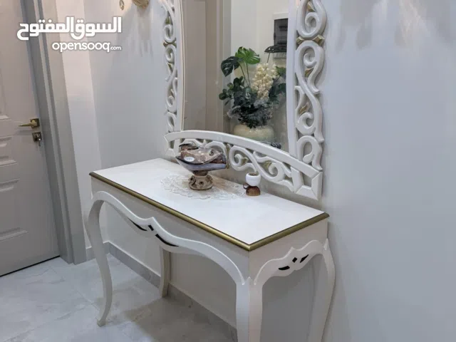 مدخل + مرايا للبيع