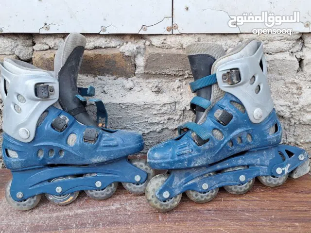 سكيت نظيف حجم 41 السعر 45 الف دينار