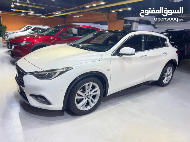 Infiniti Q30