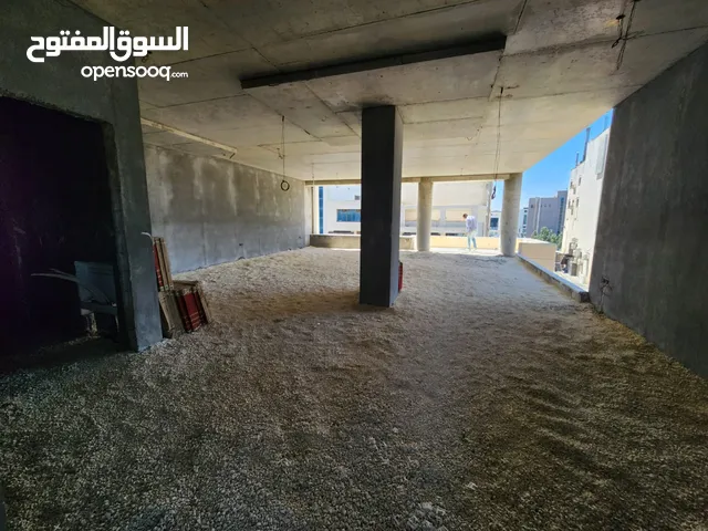 مكتب تجاري فاخر جدا للبيع في افضل مواقع السابع  منطقة حيوية    الرقم المرجعي : 4015